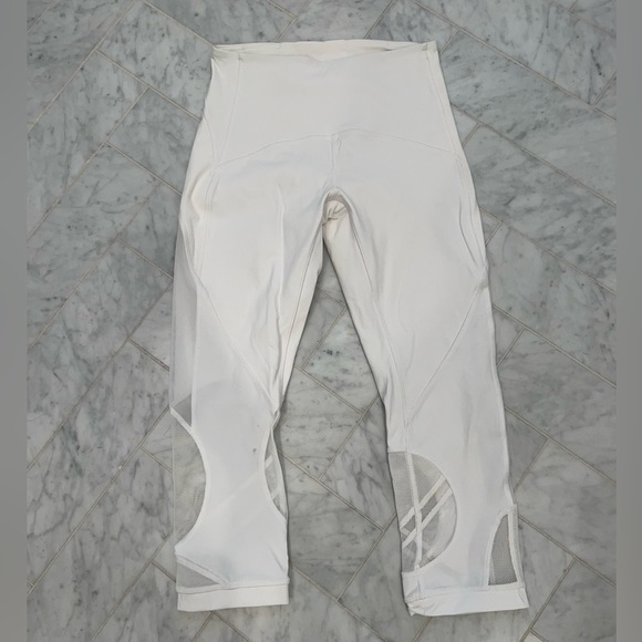 Lululemon Clear the Court Crop 21 inch white mesh leggings size 6 - Picture 4 of 10